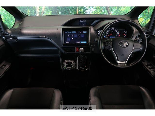 Toyota NOAH 2016-10 814759-12
