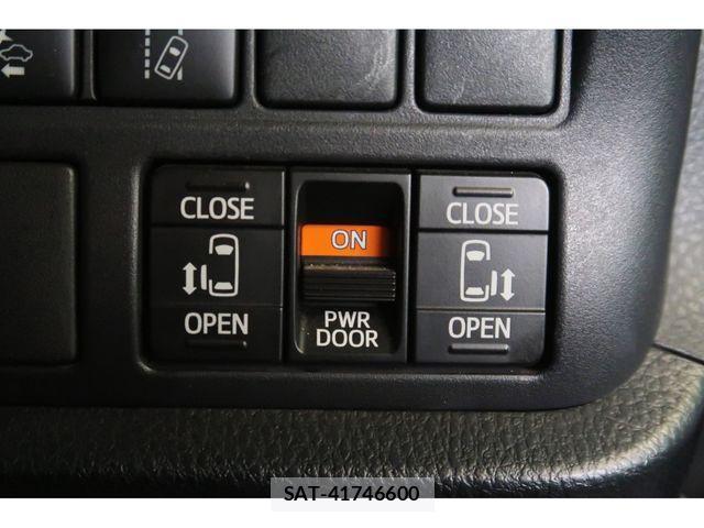 Toyota NOAH 2016-10 814759-15