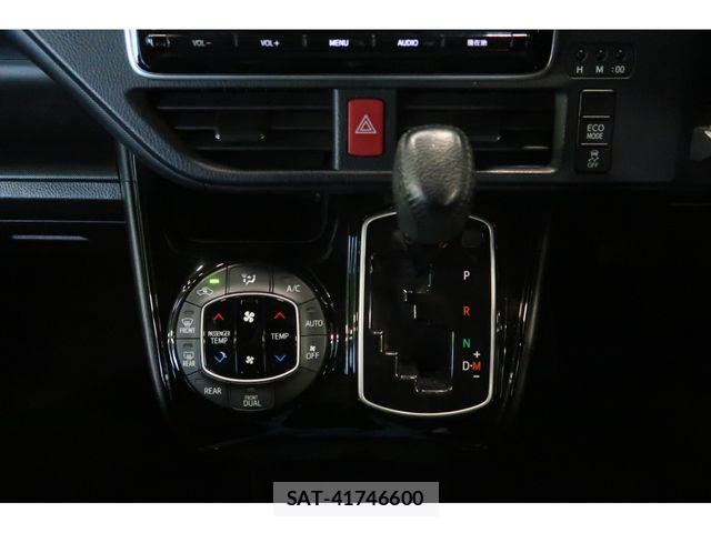 Toyota NOAH 2016-10 814759-19