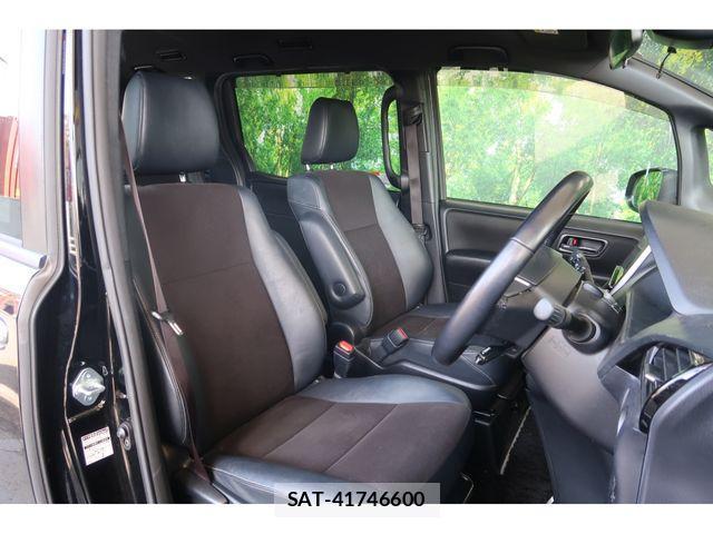 Toyota NOAH 2016-10 814759-20
