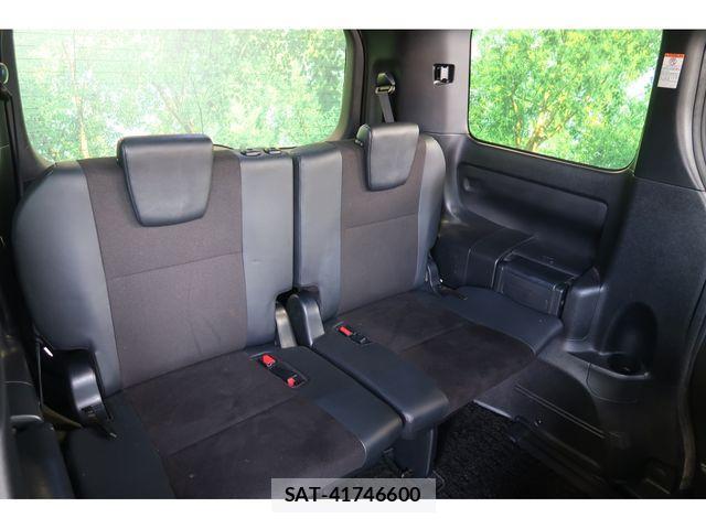 Toyota NOAH 2016-10 814759-24