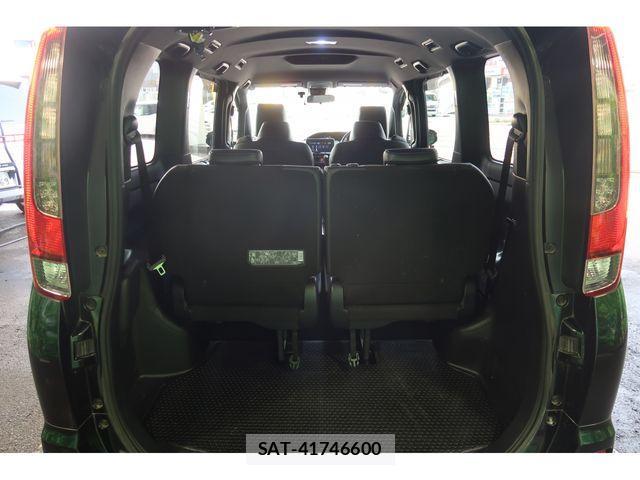 Toyota NOAH 2016-10 814759-26