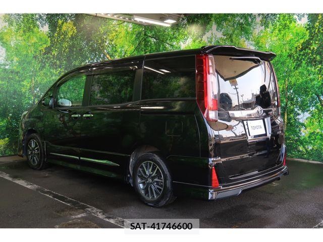 Toyota NOAH 2016-10 814759-8
