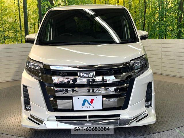 Toyota NOAH 2017-11 999771-15