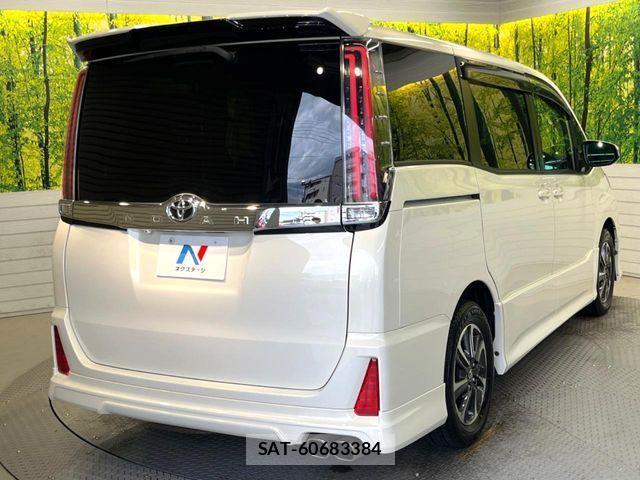 Toyota NOAH 2017-11 999771-18