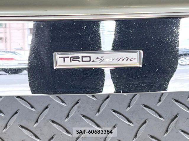 Toyota NOAH 2017-11 999771-2