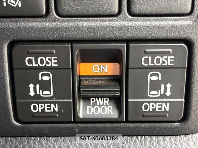 Toyota NOAH 2017-11 999771-6