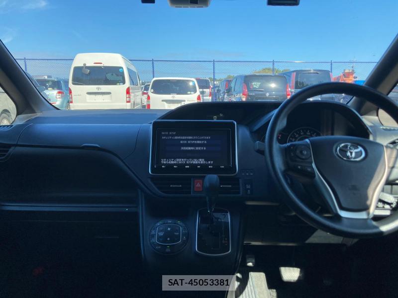 Toyota NOAH 2018 1289513-13
