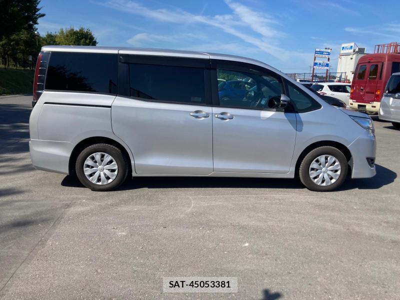 Toyota NOAH 2018 1289513-1