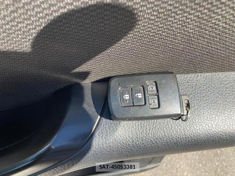 Toyota NOAH 2018 1289513-19
