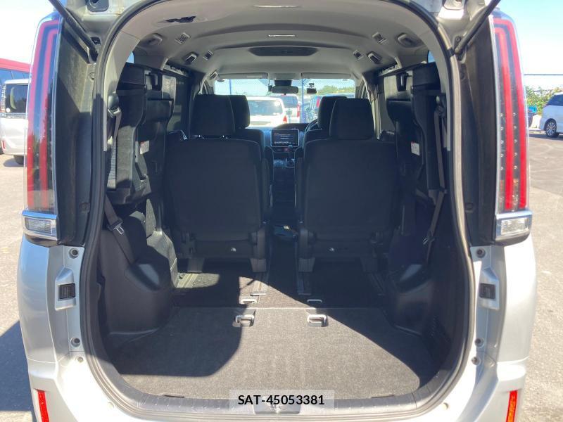 Toyota NOAH 2018 1289513-27