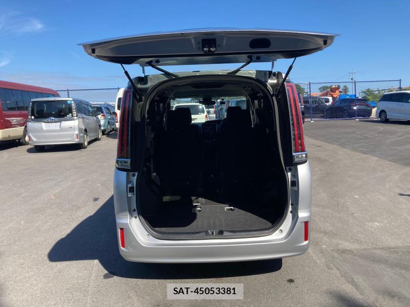 Toyota NOAH 2018 1289513-28