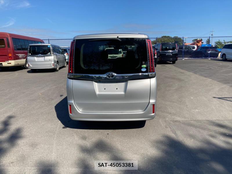 Toyota NOAH 2018 1289513-3