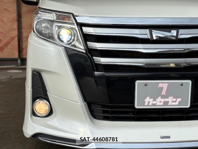 Toyota NOAH 2015-01 1303369-10
