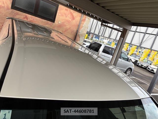 Toyota NOAH 2015-01 1303369-13