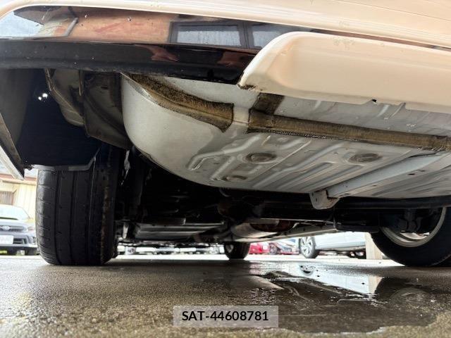 Toyota NOAH 2015-01 1303369-15