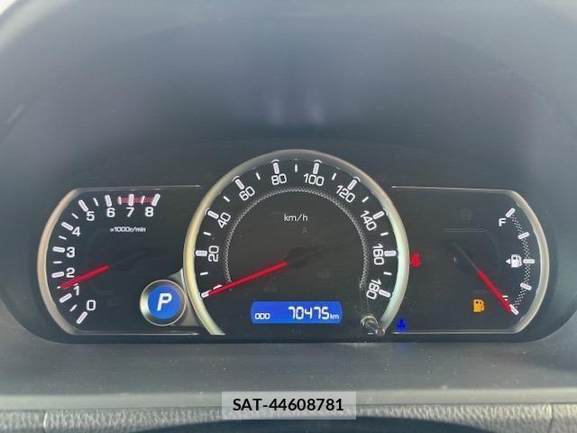 Toyota NOAH 2015-01 1303369-17
