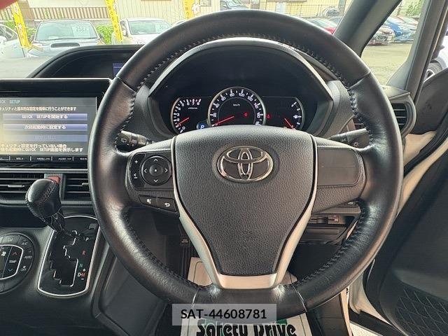 Toyota NOAH 2015-01 1303369-26
