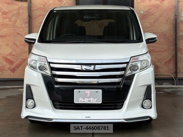 Toyota NOAH 2015-01 1303369-2