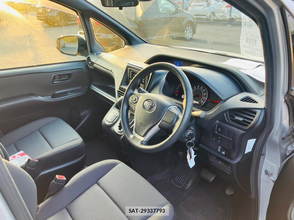 Toyota NOAH 2018 1230264-11
