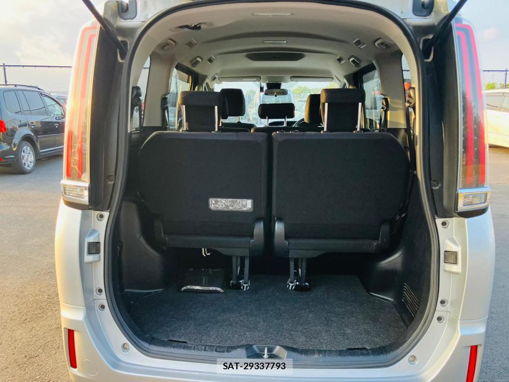 Toyota NOAH 2018 1230264-24