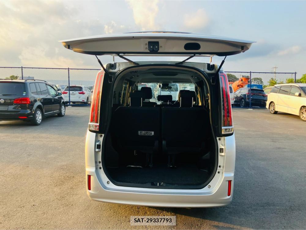 Toyota NOAH 2018 1230264-25