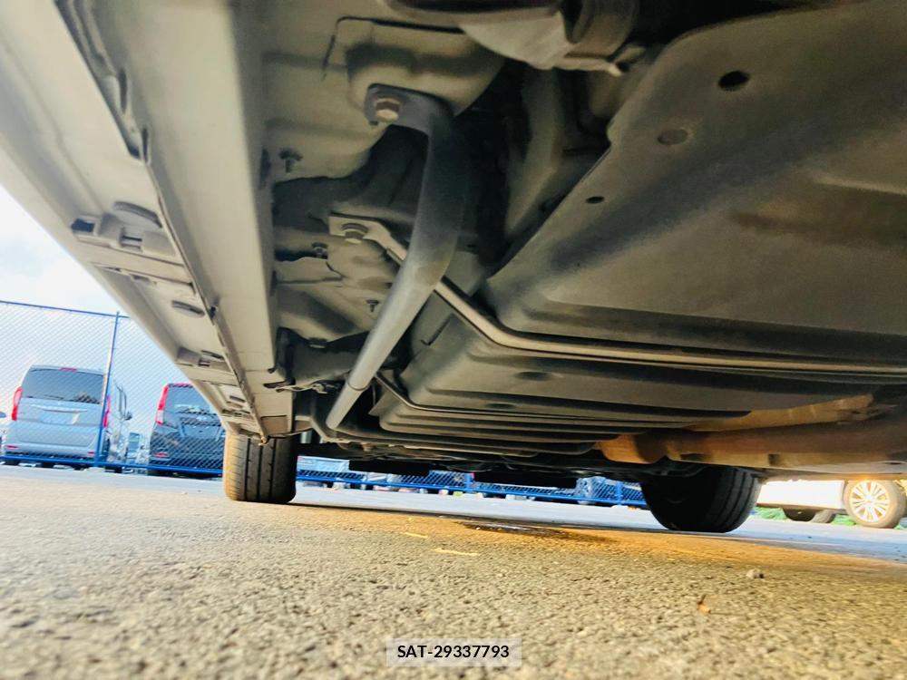 Toyota NOAH 2018 1230264-31