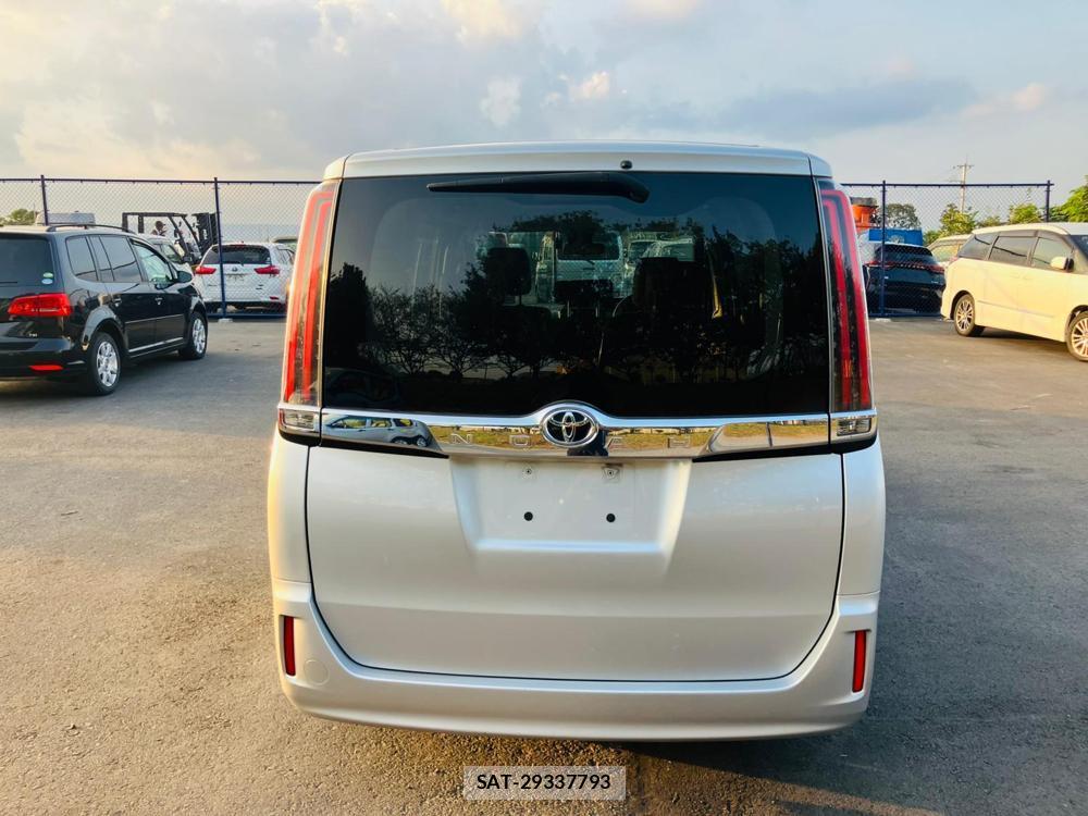 Toyota NOAH 2018 1230264-3