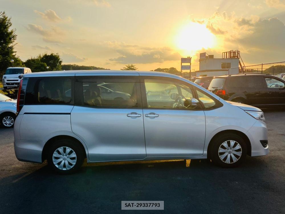 Toyota NOAH 2018 1230264-5