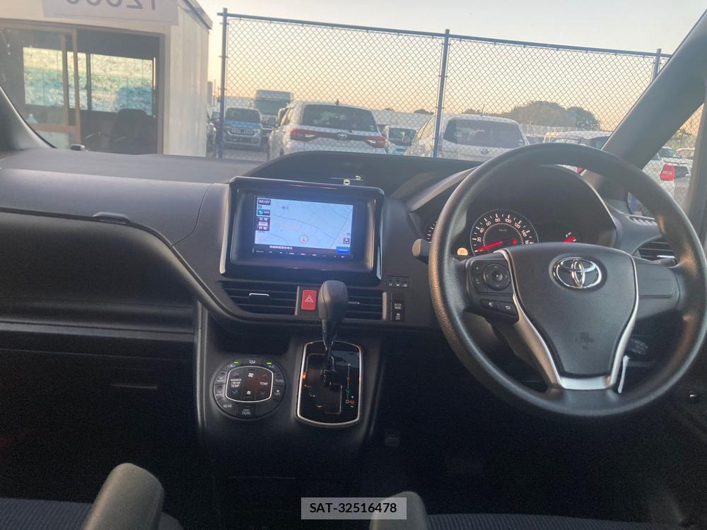 Toyota NOAH 2019-03 1329130-12