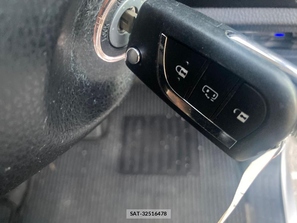 Toyota NOAH 2019-03 1329130-16