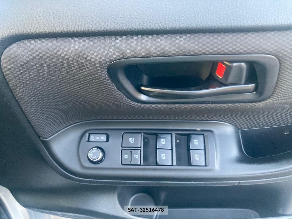 Toyota NOAH 2019-03 1329130-21