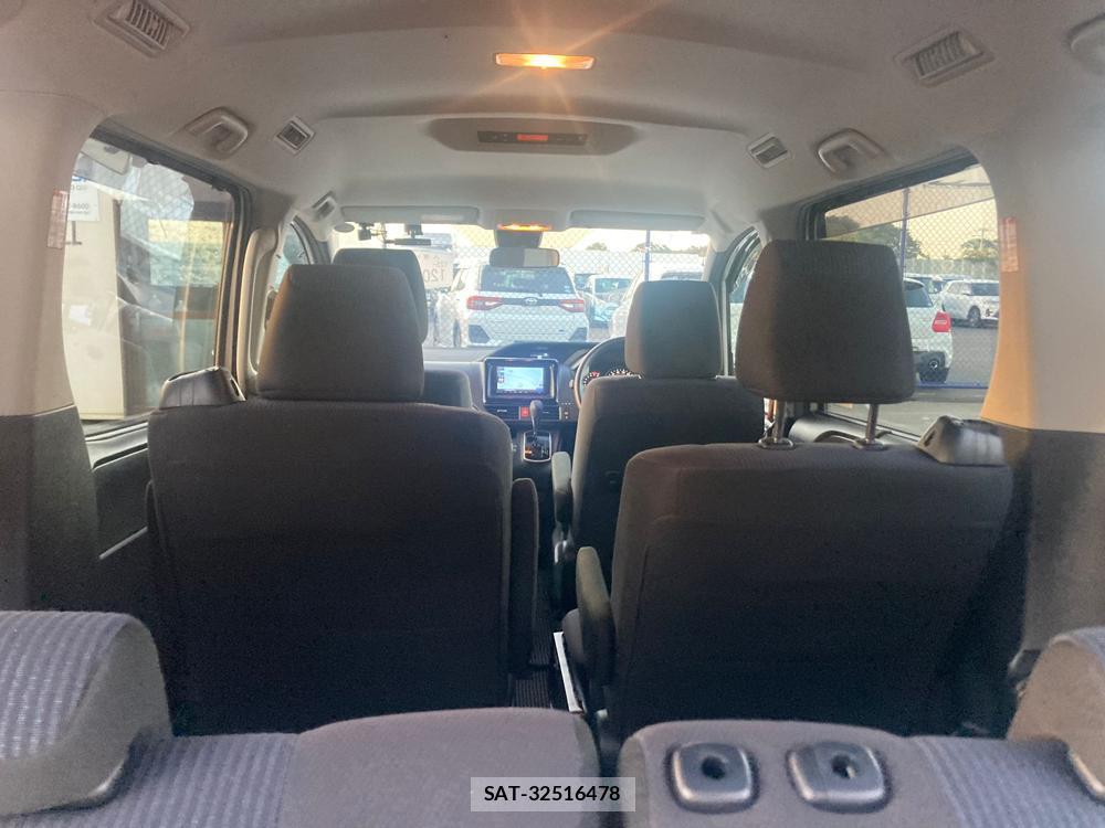 Toyota NOAH 2019-03 1329130-27