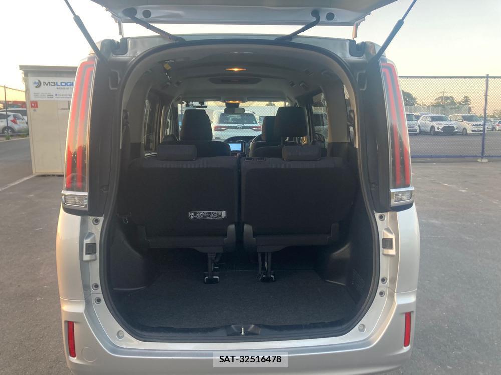 Toyota NOAH 2019-03 1329130-28