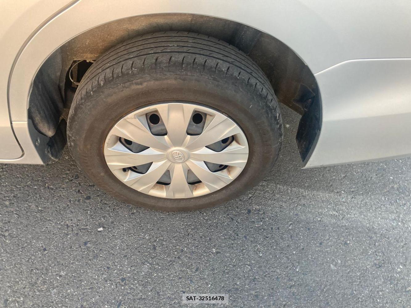 Toyota NOAH 2019-03 1329130-34