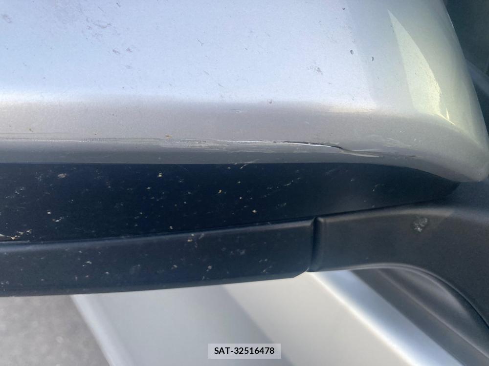 Toyota NOAH 2019-03 1329130-35
