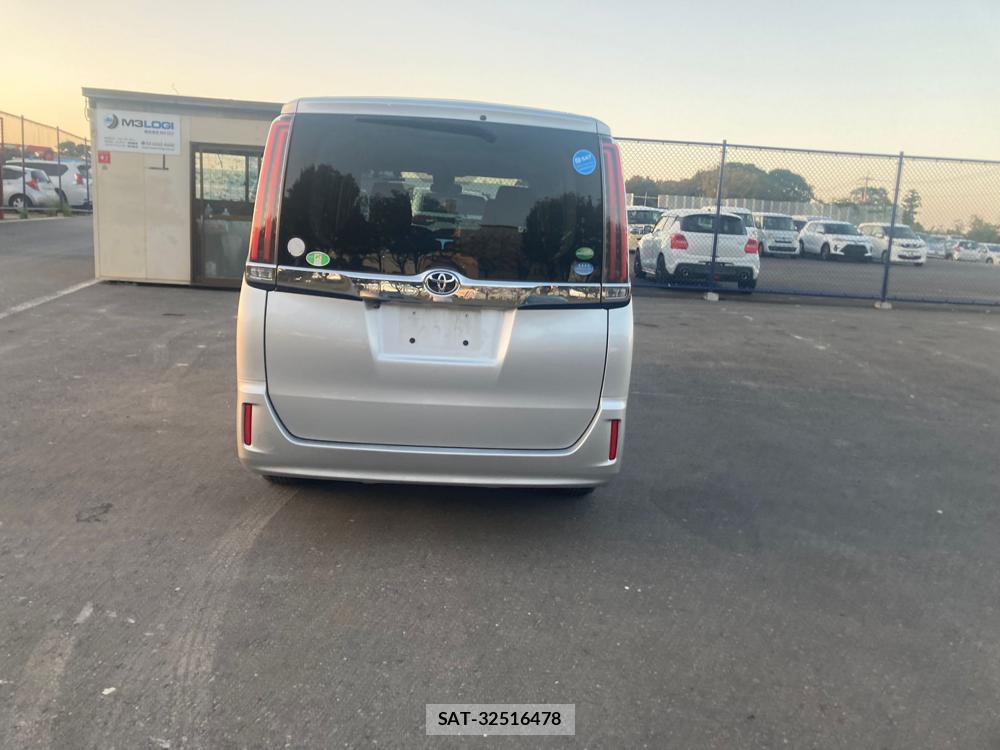 Toyota NOAH 2019-03 1329130-3
