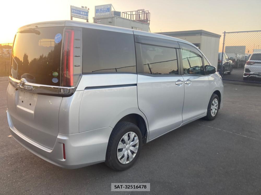 Toyota NOAH 2019-03 1329130-4