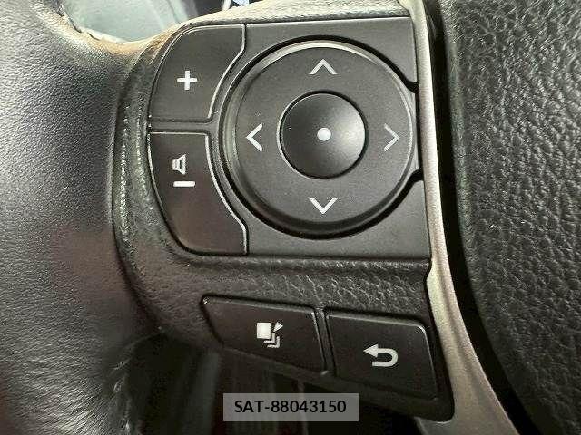 Toyota NOAH 2016-11 1347199-11