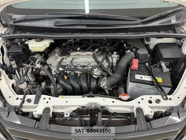 Toyota NOAH 2016-11 1347199-13