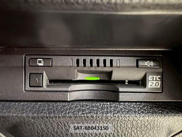 Toyota NOAH 2016-11 1347199-14