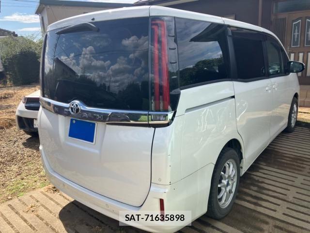 Toyota NOAH 2020-12 1314383-2