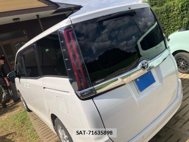 Toyota NOAH 2020-12 1314383-3