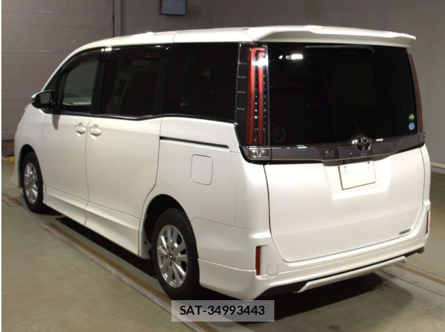 Toyota NOAH 2018 1347604-1