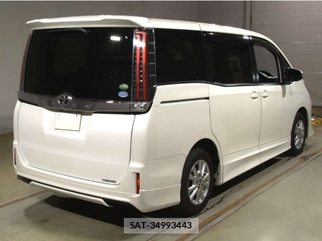 Toyota NOAH 2018 1347604-2