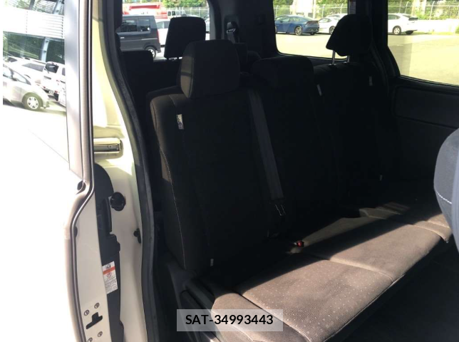 Toyota NOAH 2018 1347604-4