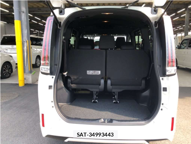Toyota NOAH 2018 1347604-7
