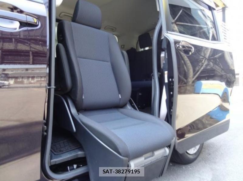 Toyota NOAH 2020 1679400-16