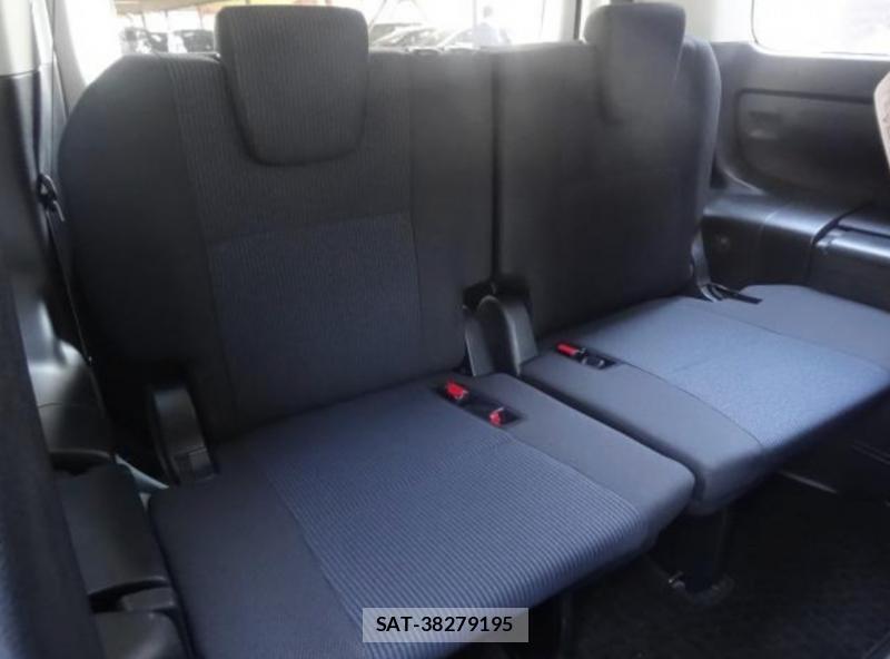 Toyota NOAH 2020 1679400-17