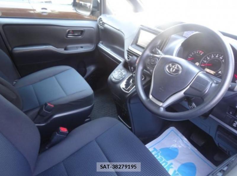 Toyota NOAH 2020 1679400-6